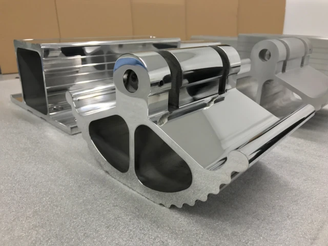 Aluminium onderstel gepolijst