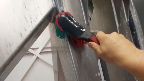 RVS frame reinigen