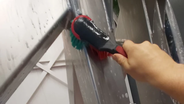 RVS frame reinigen